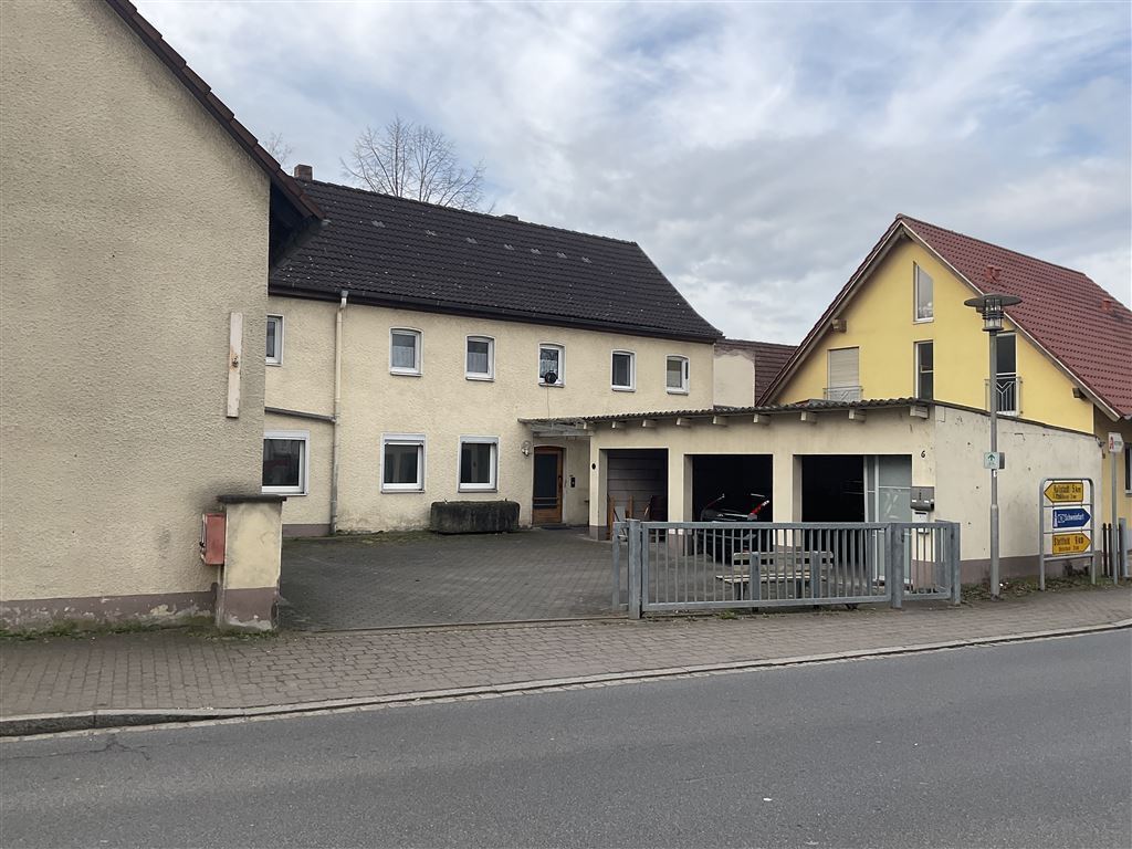 Mehrfamilienhaus zum Kauf 245.000 € 7 Zimmer 175 m²<br/>Wohnfläche 410 m²<br/>Grundstück Bamberger Str. 6 Oberhaid Oberhaid , Oberfr 96173