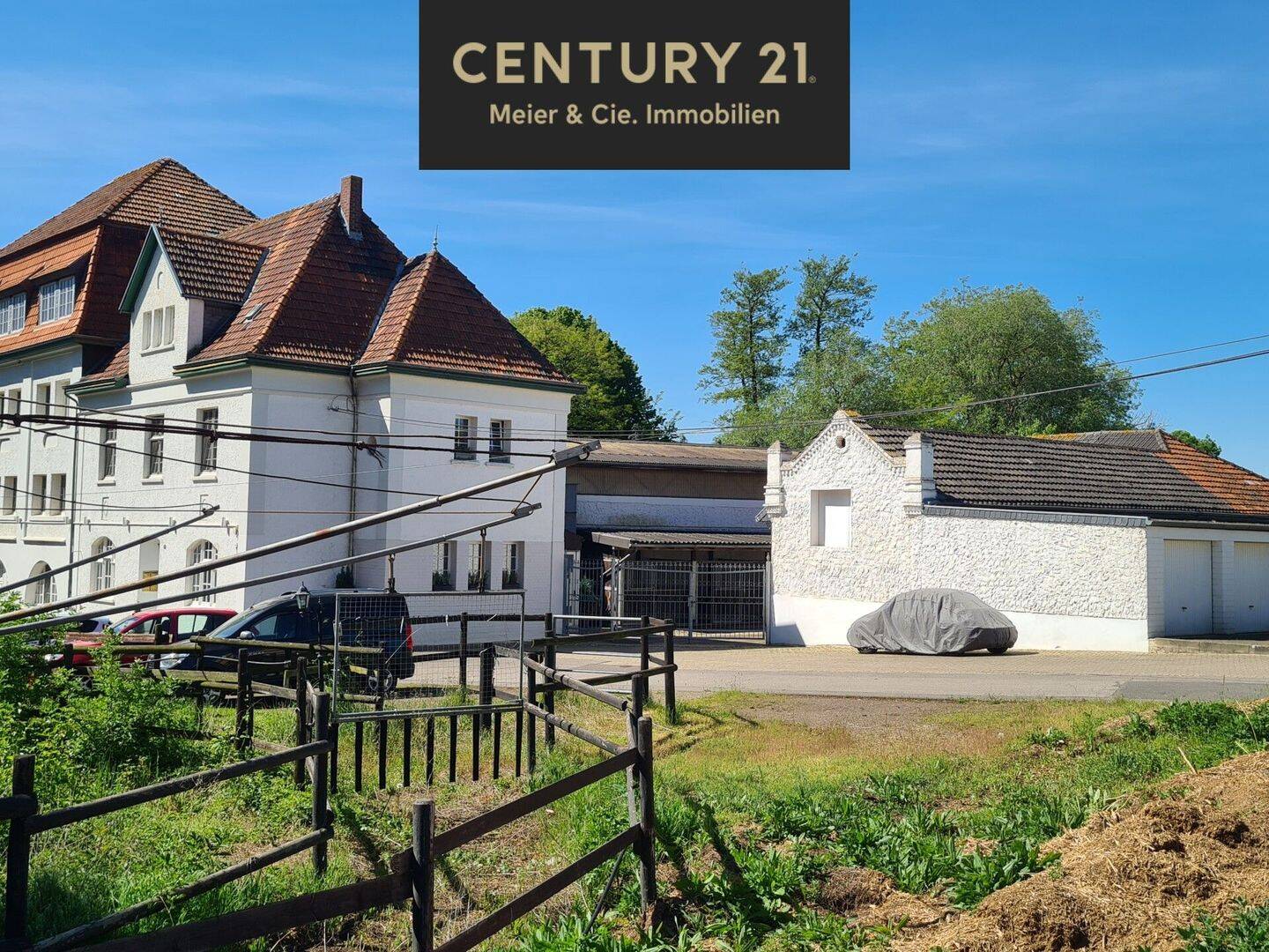 Historisches Anwesen mit 9 Wohnungen, Reithalle, Pferdeboxen & Garagen