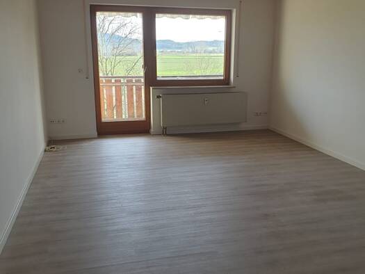 Wohnung zur Miete 990 € 3 Zimmer 77 m² Geschoss 1/3 frei ab sofort Reuther Straße 45 Reuth Forchheim 91301