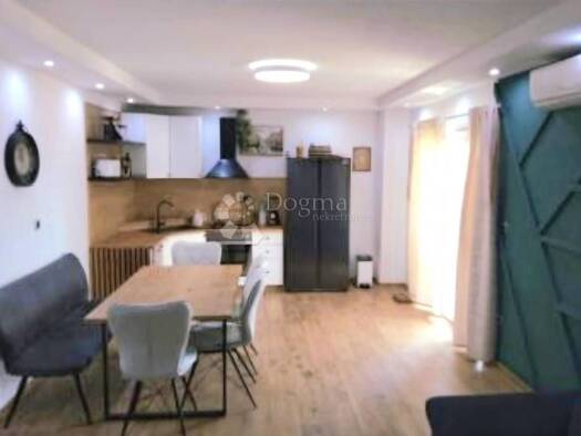 Wohnung zum Kauf 345.000 € 5 Zimmer 89 m² 1. Geschoss Dugi Rat Dugi Rat