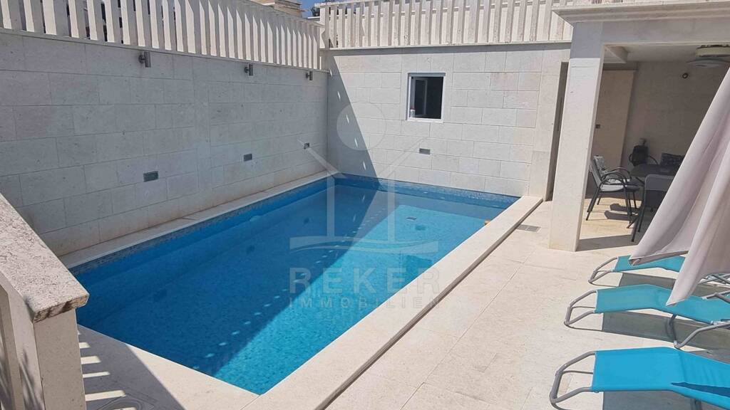 Maisonette zum Kauf 650.000 € 5 Zimmer 134 m² Trogir 21220