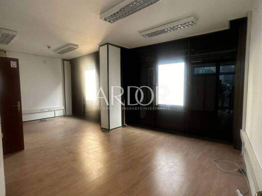 Büro zur Miete 1.200 € 3 Zimmer Centar, Rijeka Susak