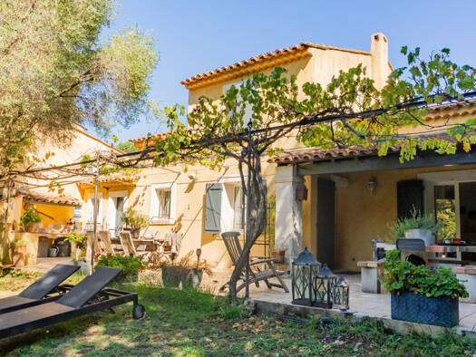 Einfamilienhaus zum Kauf 1.100.000 € 7 Zimmer 180 m² 1.700 m² Grundstück Gassin 83580