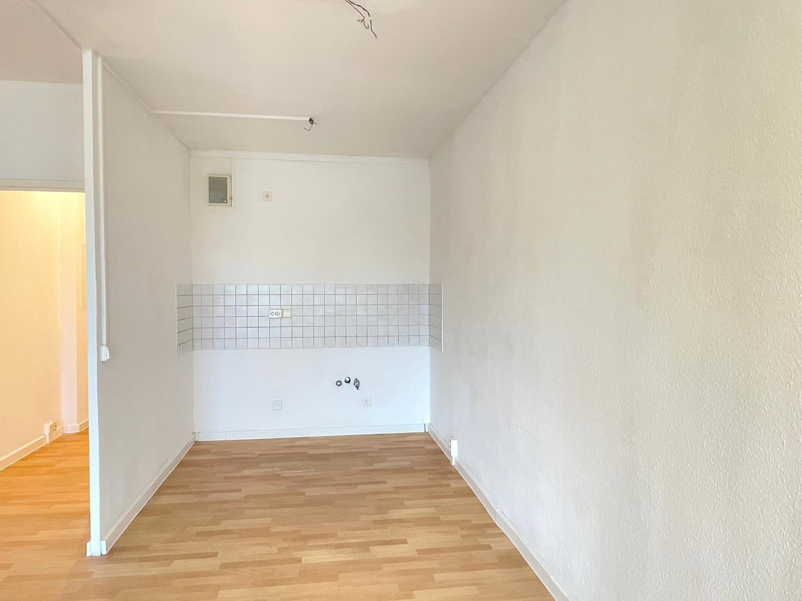 Wohnung zur Miete 290 € 1 Zimmer 37,9 m²<br/>Wohnfläche 4.<br/>Geschoss Schlehdornweg 28 Wiesenhügel Erfurt 99097