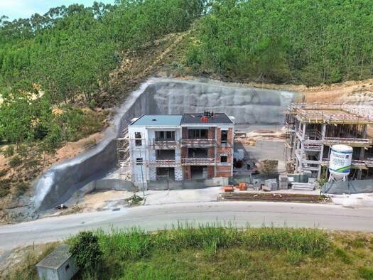 Haus zum Kauf 680.000 € 210 m² 373 m² Grundstück Santa Maria, São Pedro e Matacães 2560