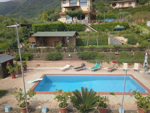 Haus zum Kauf 1.800.000 € 200 m² 10.000 m² Grundstück frei ab sofort Camaiore 55041