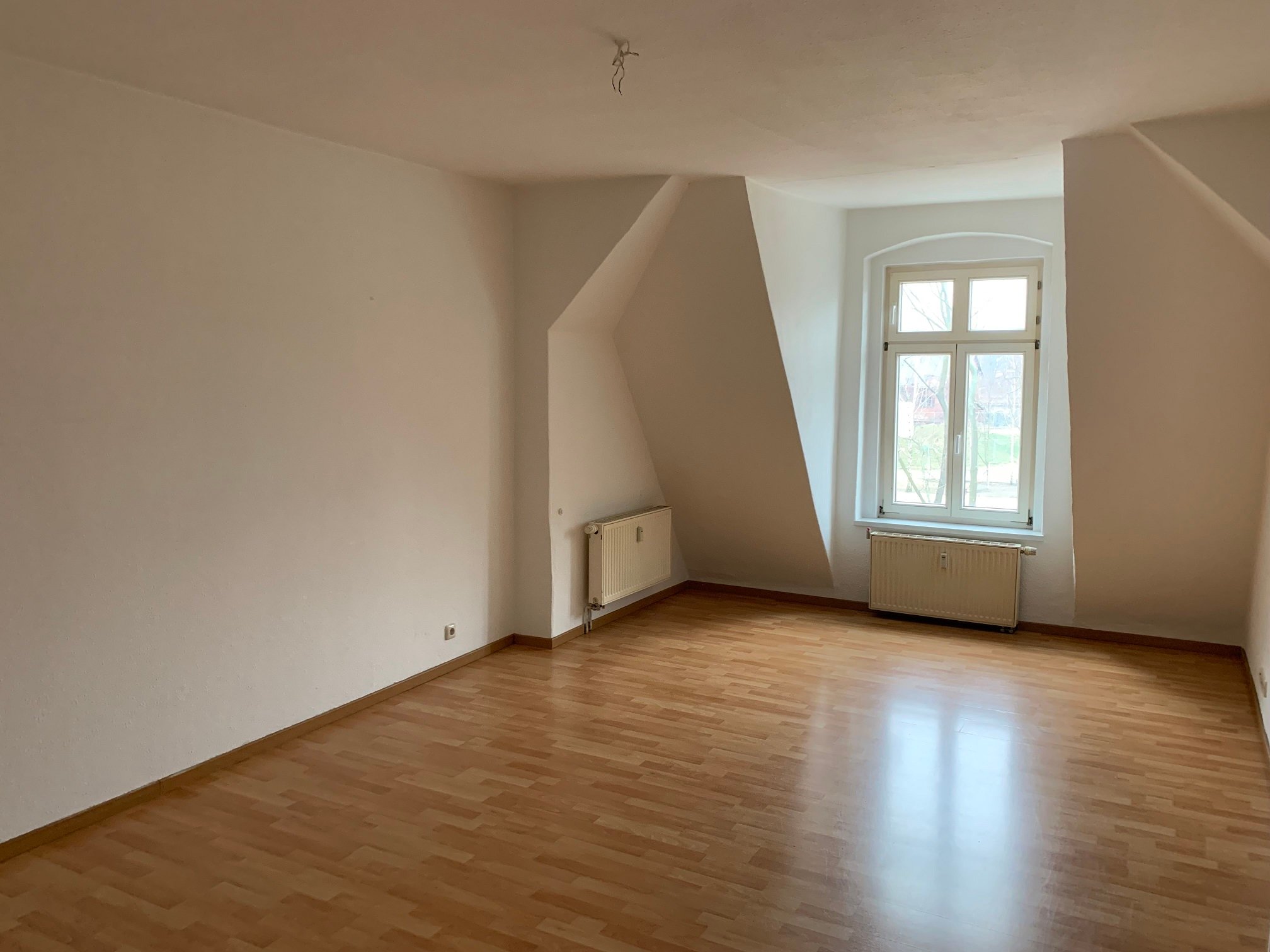 Wohnung zum Kauf 77.000 € 2 Zimmer 75 m²<br/>Wohnfläche 4.<br/>Geschoss Bahnhofstraße 1 Innenstadt Görlitz 02826