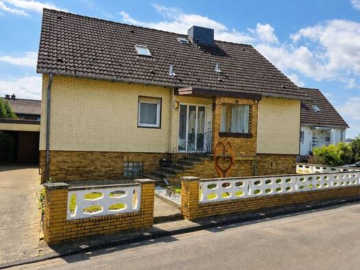 Einfamilienhaus zum Kauf 239.000 € 10 Zimmer 160 m² 594 m² Grundstück Höckelheim Northeim 37154