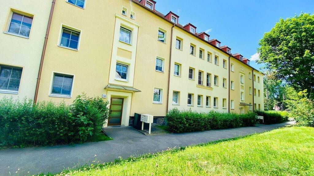 Wohnung zur Miete 274 € 2 Zimmer 51,7 m² frei ab sofort Beethovenstraße 12 Ronneburg 07580