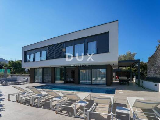 Einfamilienhaus zum Kauf - Erstbezug 1.250.000 € 5 Zimmer 270 m² 440 m² Grundstück Rovinj 52210