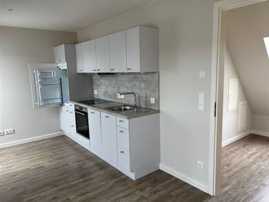 Wohnung zur Miete 960 € 1 Zimmer 35,6 m² Dachgeschoss Kirchenweg 13-15 Westerland Sylt 25980