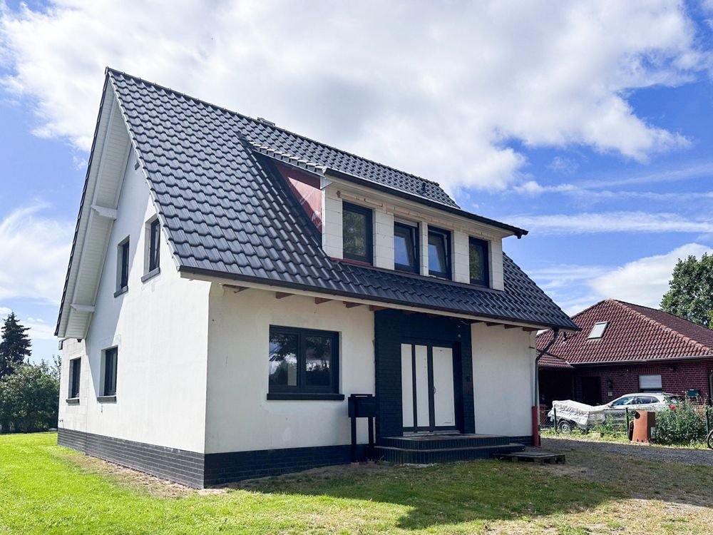 Einfamilienhaus zum Kauf provisionsfrei 360.000 € 5 Zimmer 167,3 m²<br/>Wohnfläche 1.000 m²<br/>Grundstück Sulingen Sulingen 27232