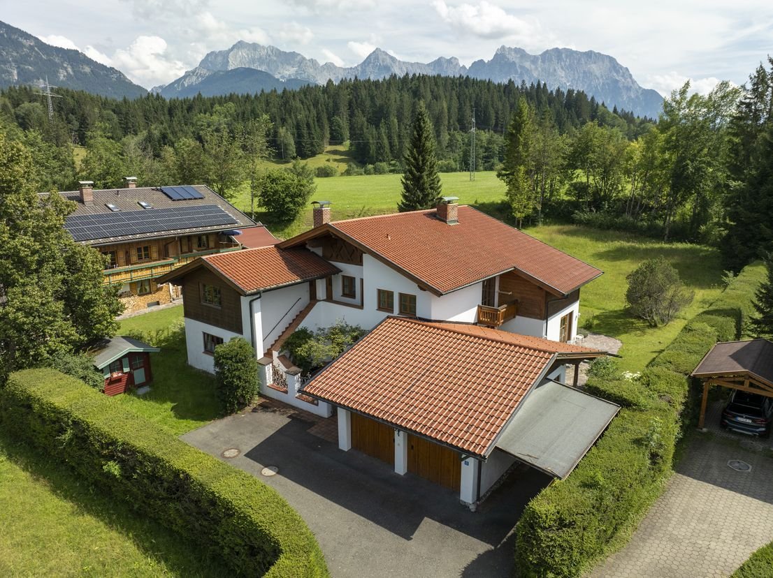 Mehrfamilienhaus zum Kauf provisionsfrei 1.690.000 € 8 Zimmer 296 m²<br/>Wohnfläche 1.943 m²<br/>Grundstück ab sofort<br/>Verfügbarkeit Am Barmsee, Kreis Garmisch-Partenkirchen Barmsee Krün 82494