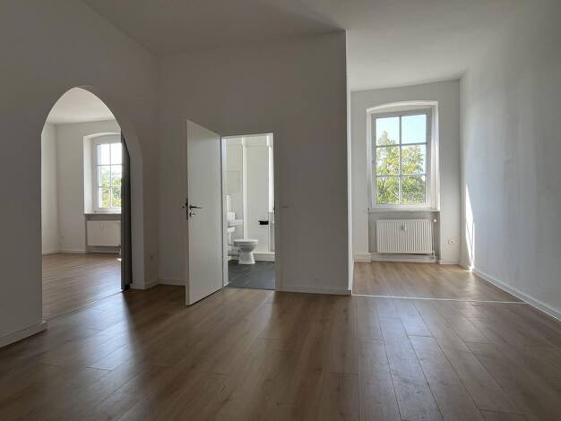 Wohnung zur Miete 800 € 4 Zimmer 112,1 m² 2. Geschoss Franz-Ludwig-Rasch-Straße 12 Naumburg 06618