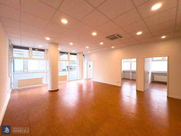 Büro zur Miete 10 € 7 Zimmer 154,2 m² Bürofläche Limburg Limburg 65549