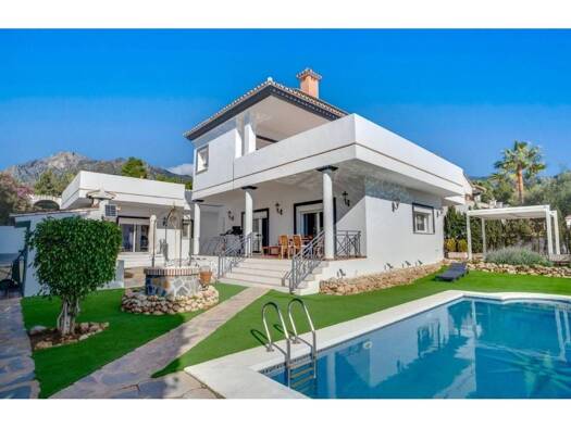 Villa zum Kauf 2.250.000 € 5 Zimmer 430 m² Marbella 29600