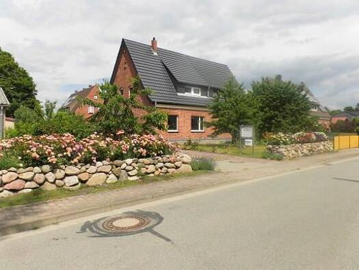 Doppelhaushälfte zum Kauf provisionsfrei 259.000 € 3,5 Zimmer 82,6 m² 758 m² Grundstück Bahnhofstraße 3 Rechlin 17248