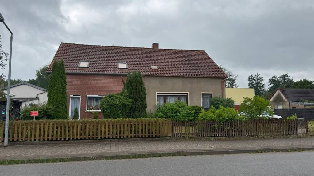 Haus zum Kauf 60.000 € 3 Zimmer 130 m² 760 m² Grundstück frei ab sofort Karl Marx Straße Eggesin 17367