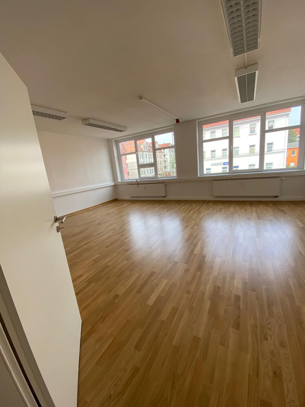 Bürogebäude zur Miete provisionsfrei 685 € 4 Zimmer 104,9 m²<br/>Bürofläche Leipziger Str. 222 Crossen Zwickau 08058