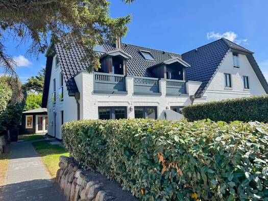 Doppelhaushälfte zum Kauf 1.938.000 € 5 Zimmer 146 m² 1.360 m² Grundstück frei ab 01.01.2027 Westerland Sylt 25980