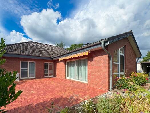 Haus zum Kauf 228.000 € 3 Zimmer 141,7 m² 1.000 m² Grundstück Osterburg Osterburg (Altmark) 39606