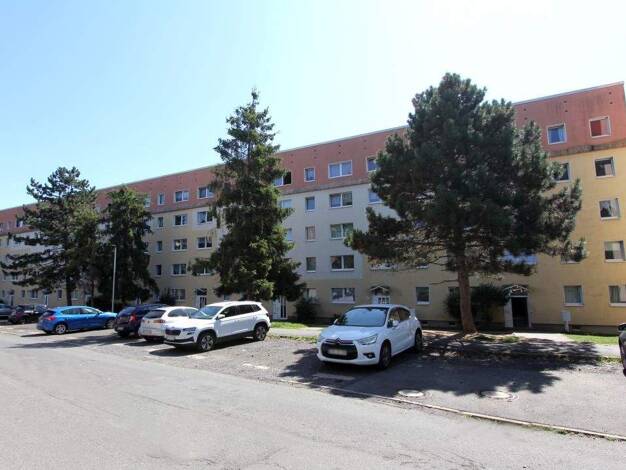 Mehrfamilienhaus zum Kauf als Kapitalanlage geeignet 4.250.000 € 245 Zimmer 5.121,6 m² 7.447 m² Grundstück Gotha