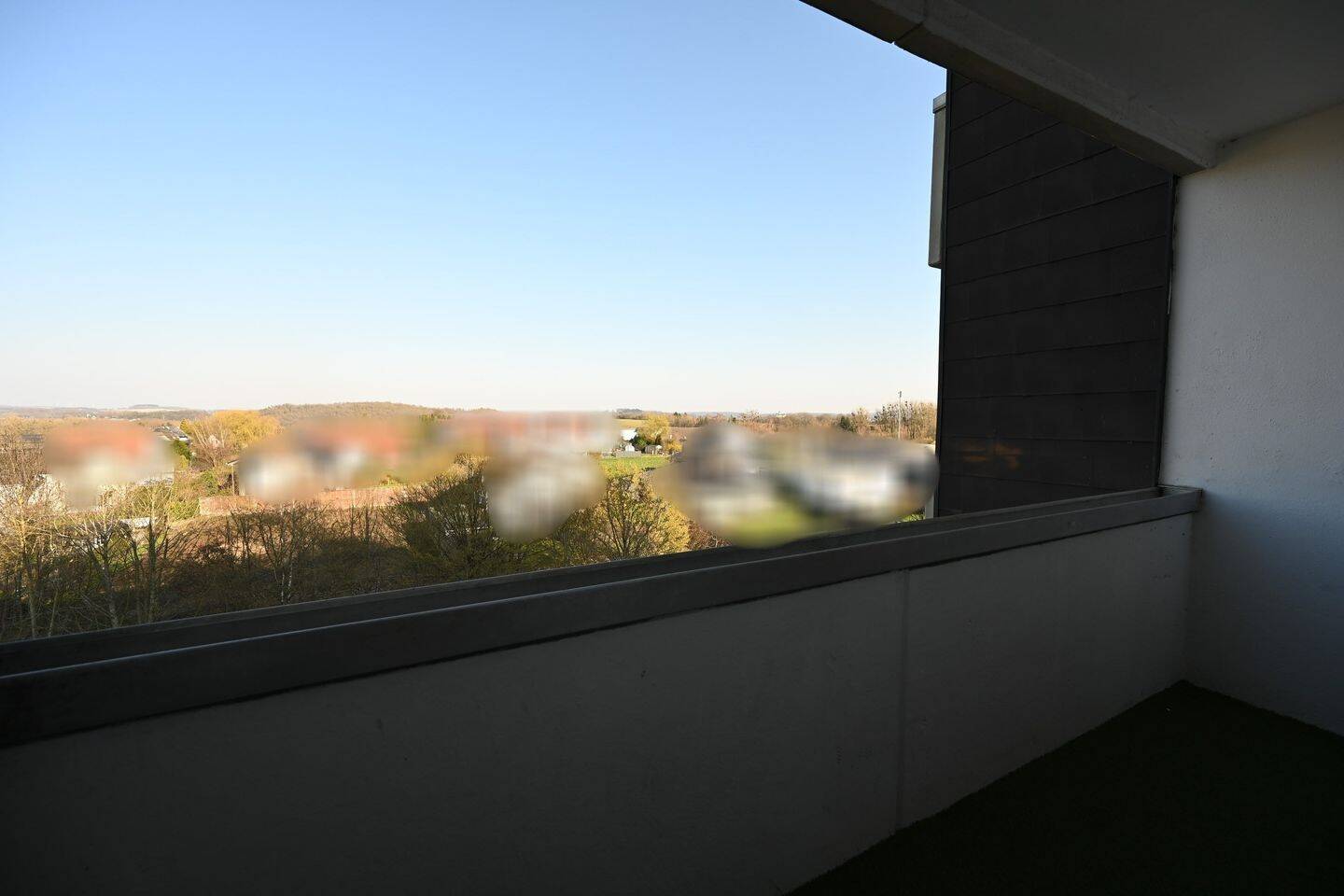 Immobilie in Dernbach (Westerwald) - Zwei Wohnungen, verbunden durch flexible Nutzungsmöglichkeiten! - Bild 2