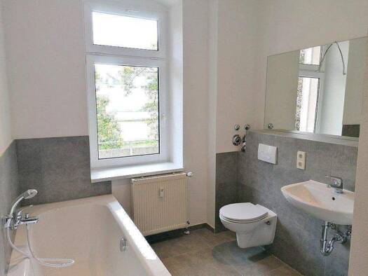 Wohnung zur Miete 504 € 2 Zimmer 74 m² 1. Geschoss Lutherviertel Chemnitz 09126