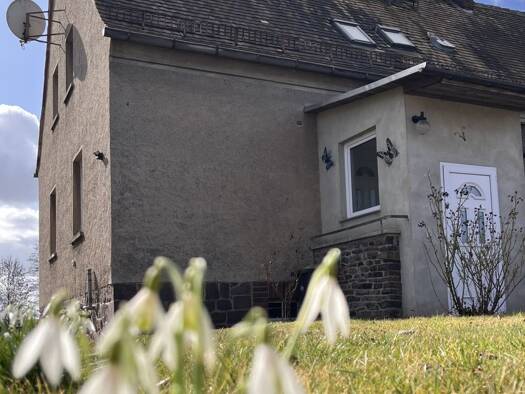 Doppelhaushälfte zum Kauf 64.500 € 3 Zimmer 74 m² 481 m² Grundstück Elbisbach Frohburg 04654