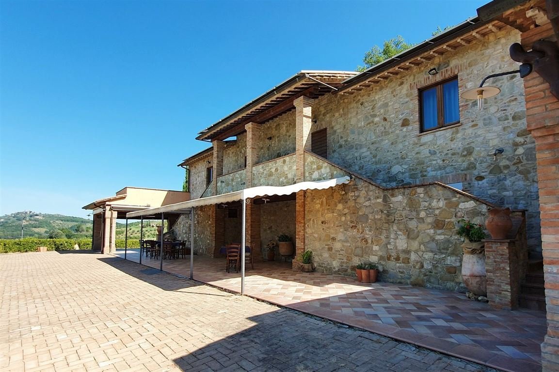 Villa zum Kauf 595.000 € 6 Zimmer 700,3 m²<br/>Wohnfläche 70.000 m²<br/>Grundstück Perugia 06121