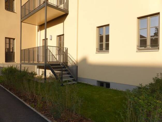 Wohnung zur Miete 647 € 2 Zimmer 68,8 m² EG frei ab sofort Merseburger Straße 96 Lutherplatz Süd 06108