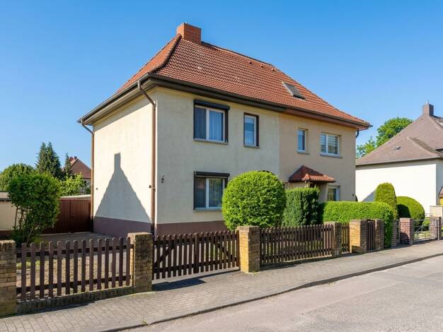 Doppelhaushälfte zum Kauf 89.000 € 5 Zimmer 119,1 m² 586 m² Grundstück Fichtestraße 6 Wolfen Bitterfeld-Wolfen 06766