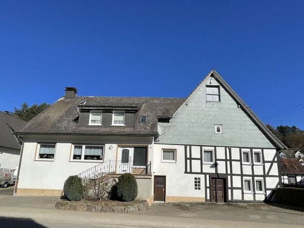 Doppelhaushälfte zum Kauf 130.000 € 11 Zimmer 196 m² 581 m² Grundstück Heinsberg Kirchhundem / Heinsberg 57399