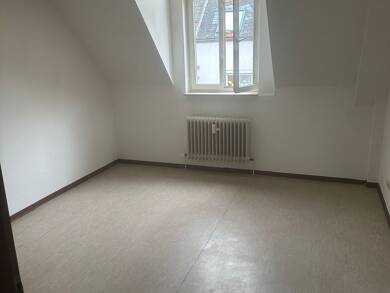 Wohnung zur Miete 640 € 2 Zimmer 58,3 m² Dachgeschoss, 3. Geschoss frei ab sofort Wiesbaden 65187
