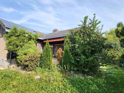 Haus zum Kauf 439.000 € 5 Zimmer 112 m² 645 m² Grundstück Neutraubling 93073