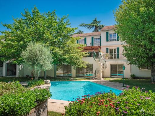 Einfamilienhaus zum Kauf 1.190.000 € 12 Zimmer 394 m² 1.000 m² Grundstück Centre Ville-Mejan-La Cité ARLES 13200