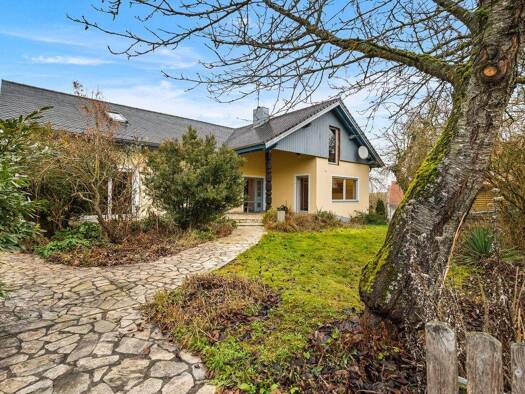 Einfamilienhaus zum Kauf 629.000 € 7 Zimmer 224 m² 1.140 m² Grundstück Thalmassing 93107