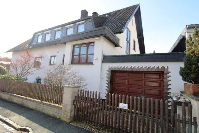 Immobilie in Burgkunstadt - Mehrgenerationenhaus mit drei Wohneinheiten auf einer Grundstücksgröße von 876 m² - Bild 1