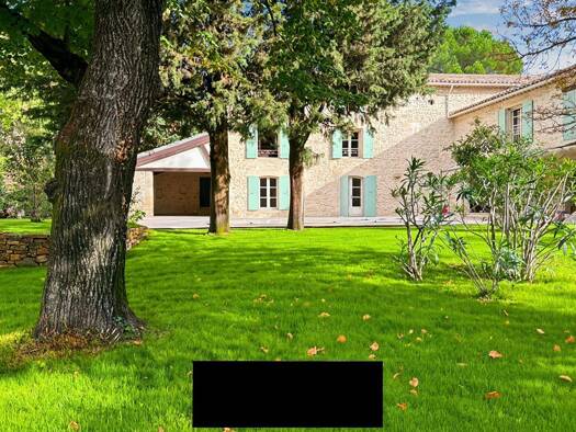 Einfamilienhaus zum Kauf 1.575.000 € 7 Zimmer 300 m² 2.500 m² Grundstück UZES 30700