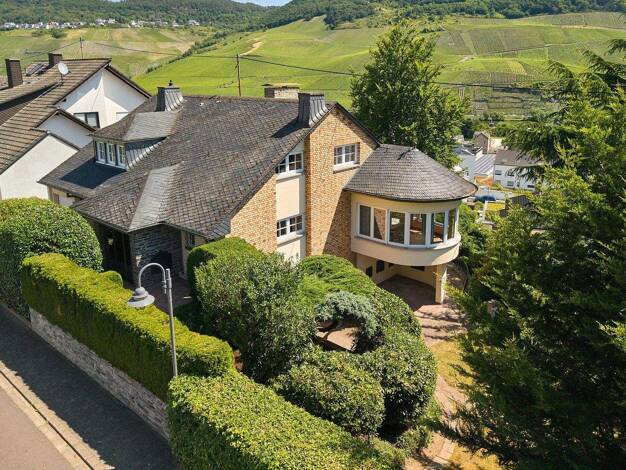 Einfamilienhaus zum Kauf provisionsfrei 950.000 € 11,5 Zimmer 316 m² 1.442 m² Grundstück Kues Bernkastel-Kues 54470