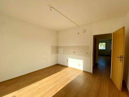 Wohnung zur Miete 241 € 1 Zimmer 41,1 m² EG Albert-Einstein-Straße 1 Oschersleben 39387