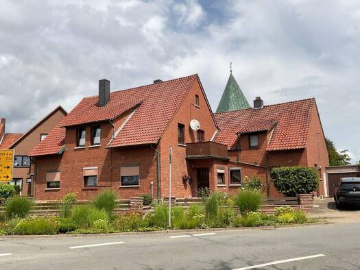 Mehrfamilienhaus zum Kauf 125.000 € 7 Zimmer 180 m² 587 m² Grundstück frei ab sofort Lauenhagen 31714