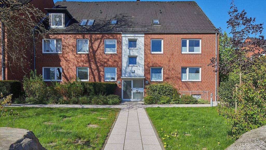 Wohnung zur Miete 400 € 1 Zimmer 33,4 m² frei ab sofort Segeberger Straße 12 Gadeland Neumünster 24539