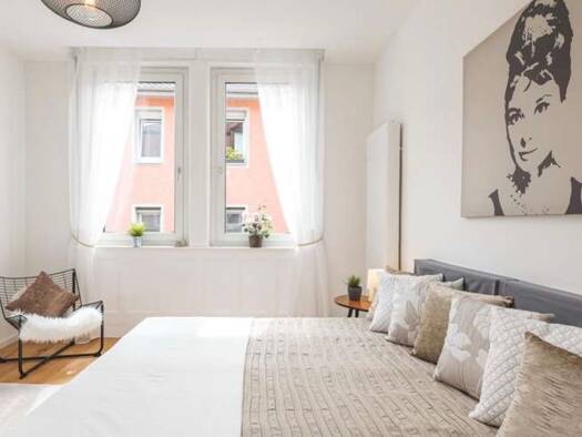 Wohnung zur Miete 1.300 € 2 Zimmer 79 m² Geschoss 1/3 frei ab 01.11.2026 Bad Cannstatt Bad Cannstatt 70376