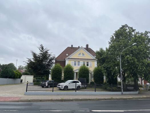 Wohnung zur Miete 847 € 3 Zimmer 90 m² Geschoss 1/2 frei ab 01.10.2026 Haselünner Straße 12 Neustadt Meppen 49716