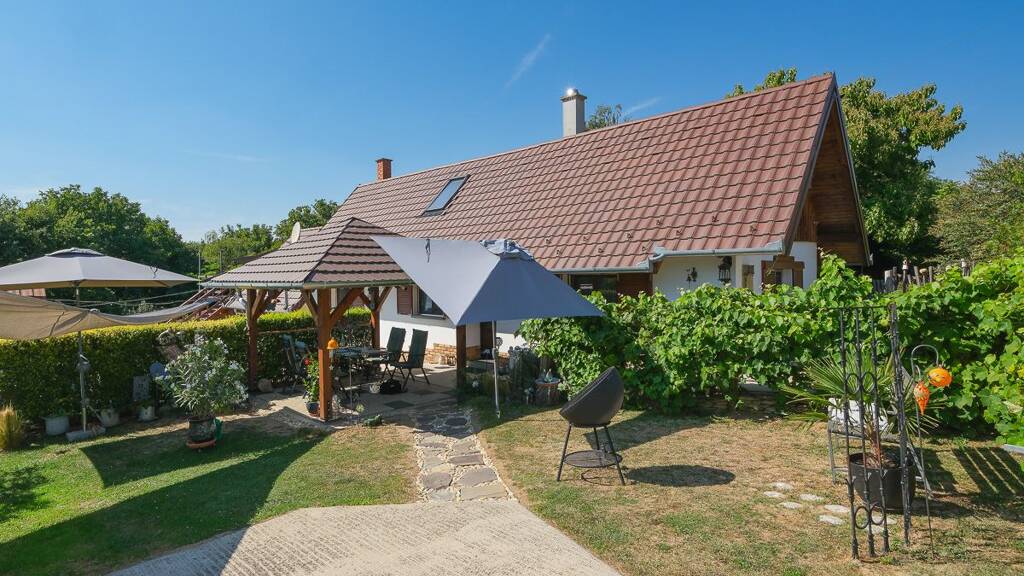 Einfamilienhaus zum Kauf provisionsfrei 249.000 € 3 Zimmer 99 m² 2.095 m² Grundstück frei ab sofort Nemesbük 8371