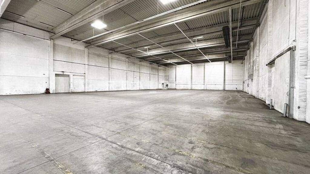 Halle/Industriefläche zur Miete 6 € 4.000 m² Lagerfläche teilbar ab 1.500 m² Tulling Steinhöring 85643