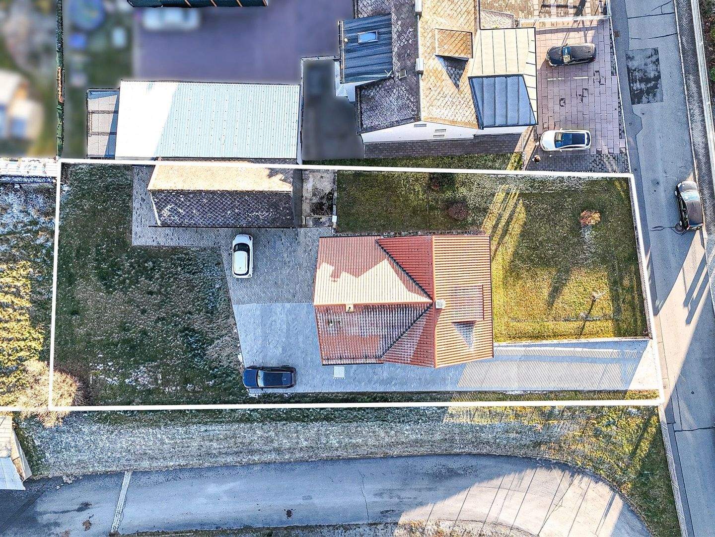 Immobilie in Grafenwöhr - 6 % Rendite! Hochwertig renoviertes Dreifamilienhaus mit Carport und großem Grundstück - Bild 4