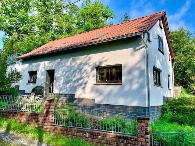 Einfamilienhaus zum Kauf 145.000 € 5 Zimmer 118,9 m²<br/>Wohnfläche 610 m²<br/>Grundstück ab sofort<br/>Verfügbarkeit Pöhl 08543