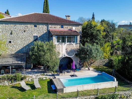 Haus zum Kauf 545.000 € 208 m² 3.930 m² Grundstück Saint-Paul-le-Jeune 07460